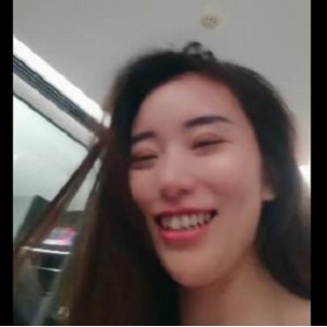 团建女王姐妹两自拍视频1小时34分钟，黑丝眼罩神秘感，观看下载