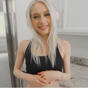 欧美新视讯资源：三人游，时长58分钟，女同，肛J，颜S