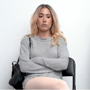 2V-4.4G自由国女主口碑热度，时长50分