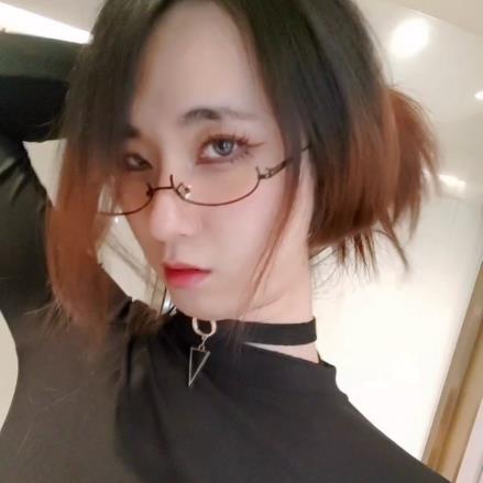 男魅魔&伪娘团宇宸酱太太自拍NV-1.2G，广州地铁现身视频