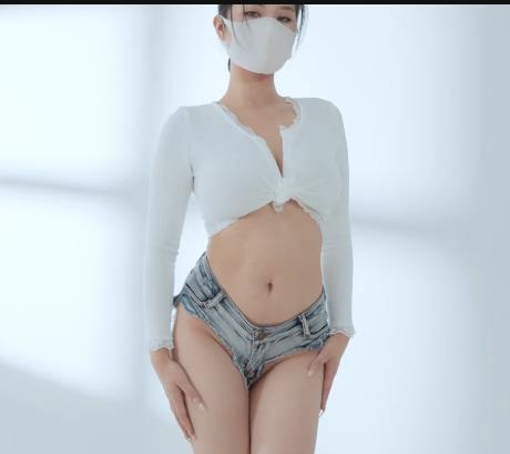 网红Nina自拍姐姐瑜伽特写，时长21分钟，观看下载