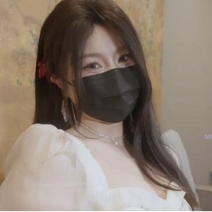 精选蜜汁尤物娜娜nana_taipei新作：女友J换新发型自拍1.9G时长45分