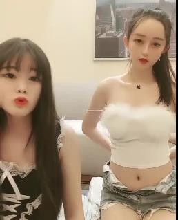 小热巴弹力裤互动合集，闺蜜打粑粑自拍分享