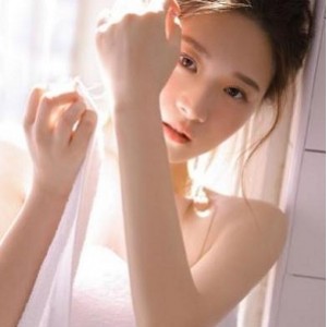 仙姬资源合集：清纯声音幻想，透明丝袜自我安慰