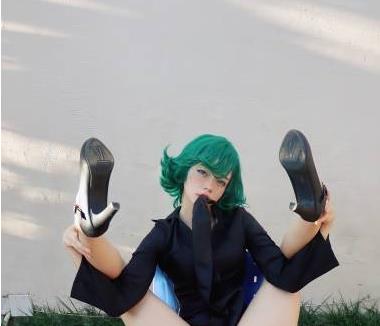 《Me1adinha欧美cos女神精选资源合集2.2G颜值完美身材翘臀欧美妹子》