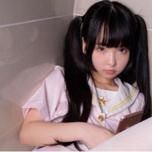 ALPHA爱花FL集26.1G视频资源合集，包含未成年时的长相和和服绝对领域展示