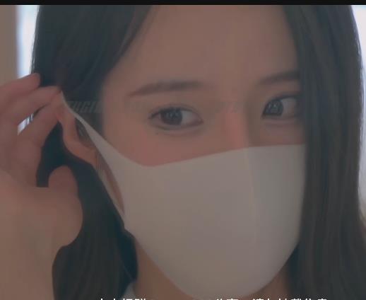 Joi挑战口罩自拍，买一送二，甜美型悄悄话