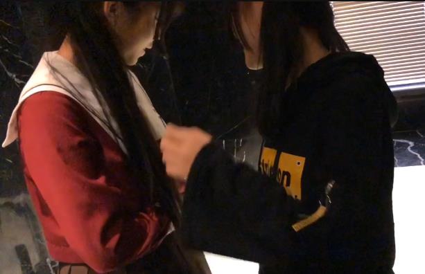 浆果儿-小粉猪-小蘑菇-西萌工作室：00后野外超市高清无圣光女同视频