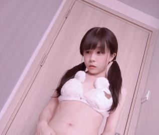 迷人大宝贝：教室肛S自W，时长46分钟，作者自拍