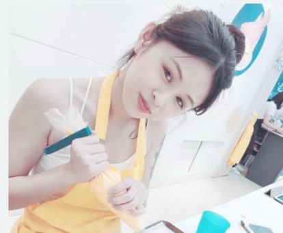 学院纹身美眉P友自拍小视频，12张图18V-2.3G高清姨妈年轻