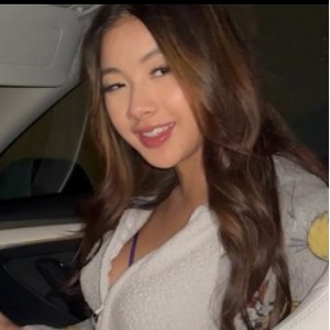 舞蹈学院学姐转行直播，特斯拉车主抖音网红豪哥砸1w新币自拍观看