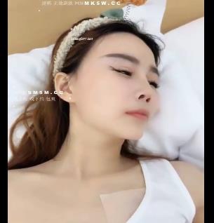 草莓酱自拍高能画面,时长1.5小时,CB用嘴T脚,唯一无保护CC作品,资源丰富,下载观看