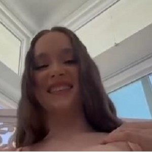 自由国白人美女moore与小怪兽黑人G时长50分，黑鬼上位C入，通畅下载观看