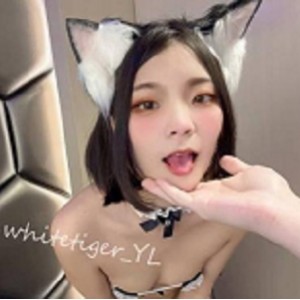 推特精选：反差小浪女-光“阴”_YL，40V818M