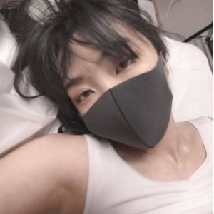 P站女神玩偶姐姐HongKongDoll新作《她的秘密》1V954M精选私拍