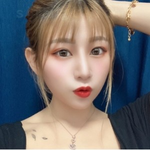 热门订阅宝岛妹子艾玛展示打野技术，吃鸡高手！92个视频2.4G内容！OnlyFans