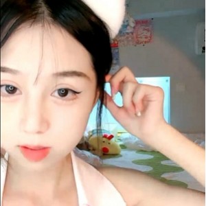 直播少女婴儿肥大木瓜露脸诱惑资源金主