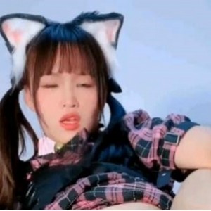 36cm神秘恶魔尾巴妹子作品，1V139M视频长度，肠镜水晶棒棒糖收藏下载