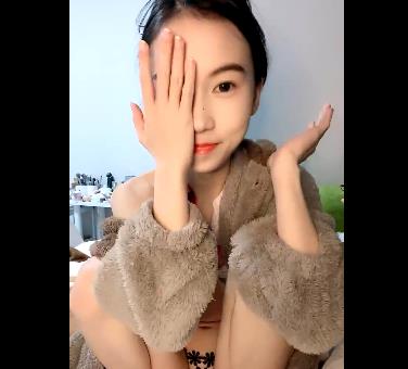 推特清纯女神-生椰拿铁，5V2.9G视频展示