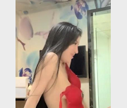 变态女友CB作者自拍1V-429M猥琐男精选小姐姐