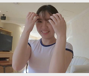 FC2岛国国宝级19岁嫩妹首发作品，1V-1.5G高清无圣光，粉嫩白肌肤惹人爱，风俗产业新星闪耀舞台