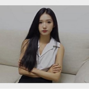 知名模特灵灵自拍高清无水印资源，时长26分钟，男生必看