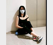 楼道小情侣挑战自拍视频1V-1.2G2:10分钟火爆楼梯战神