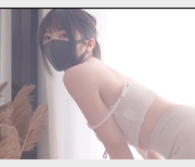 火爆全网！红玩偶姐姐假日瑜伽作者自拍！30分钟唯美系作品展示环节男模用嘴道具大佬道具CCY水直流挂水滴