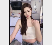 婉月全美音乐节惊艳表演，作者自拍视频2V-2.6G-4:50分