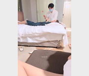 真实自拍男师傅按摩三人游露脸视频-6V-1.4G身材好