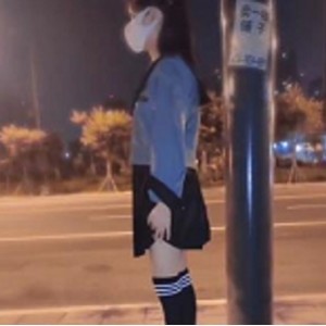 海角胡九万YY主播原小芳姐姐COS服装视频，户外拍摄，粉丝祝福，婚纱喷泉