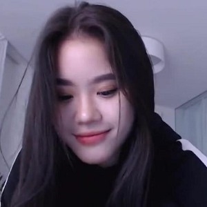 CB站火爆新星东南亚美女（li_chang），高颜值、超可爱清纯可人混血小美女【1.28G】