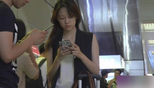 街拍高冷御姐玉足系列作品一部