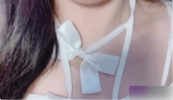 P站小太妹（里有）白色套装自拍，轻薄白纱下身体线条曼妙迷人【1.1G】