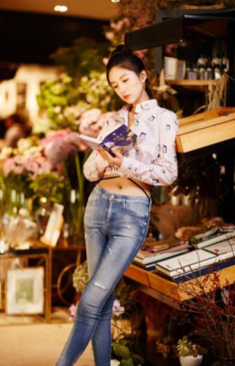 P站高颜值女神（优优）私拍佳作