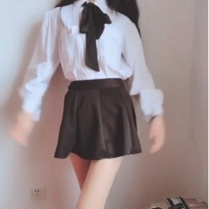 快手几十万粉丝的女神下水录