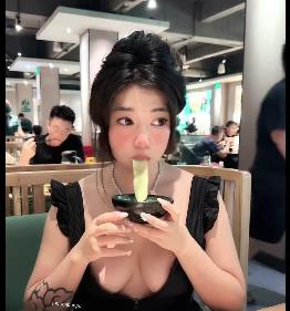 顶级反差母PP第二弹视频-高档酒店民宿流传