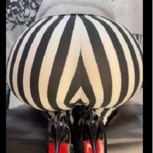 宇轩自拍教育资源-61V-13G，高清4K三D异物C，用嘴炮击扩张不容错过