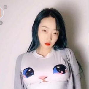 欣妹妹抖馒头露三点视频定制合集5.7G收藏