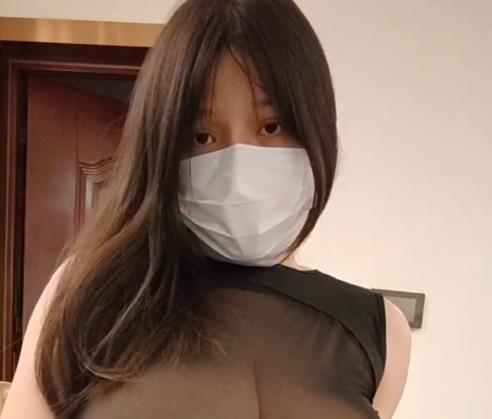 网红妹子-温柔妹妹(九儿)：身材微胖受欢迎，大车灯惊艳