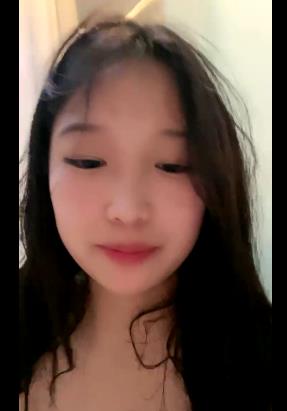 神奇榨汁机：清纯美女主播实战自拍火爆互动视频