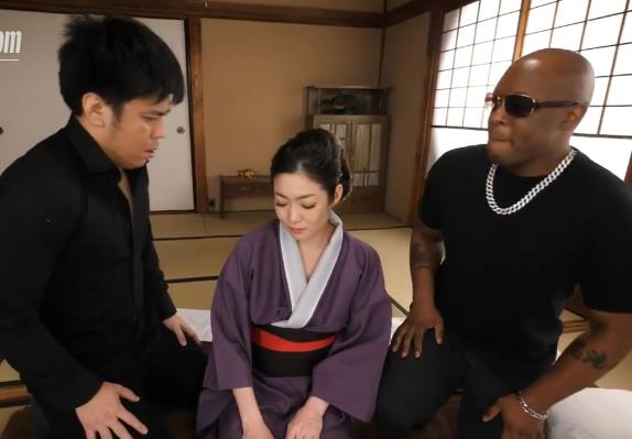 风韵美熟三人游：岛国熟女双洞探秘下载