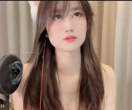 stripchat女神anan_babe自拍49分钟视频，塞W器展独特魅力，口H喜欢奶油，冲击器惊艳表演下载观看