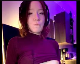 BadDragonSlayer合集：小姐姐OnlyFans巨型D就娆身材娇小硬抗巨W