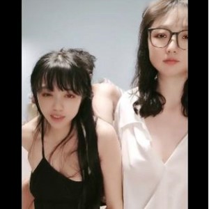 1V-300M双F少F幸福眼镜哥自拍25分钟视频