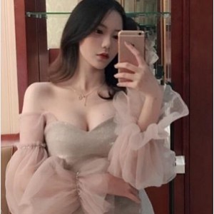 魔法秋秋：粉嫩颜值自拍20分钟酒店视频，小姐姐身材网友热议观看