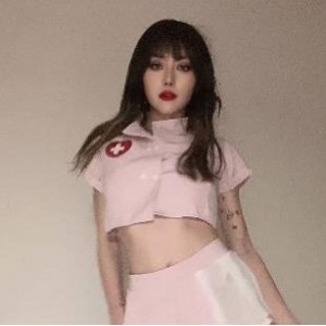 EunHa自拍-时长17分-绝版资源-赵梓婷举牌子-身材火爆