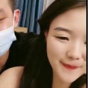 小萍萍最新自拍作品-1V-1.5G-时长3:04分-榜一PAPA-奇怪姿势-良心下载