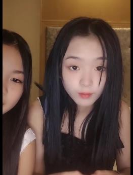 稚鸟系列：学生妹自拍实弹实战，小姐姐用嘴进入视频大小3V3