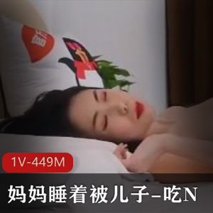 妈妈给儿子穿衣服，搞笑视频，忍俊不禁